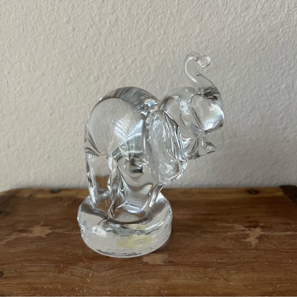 Ron Hinkle 2002 Glass Elephant Figurine Paperweight Room Decor - Picture 3 of 8